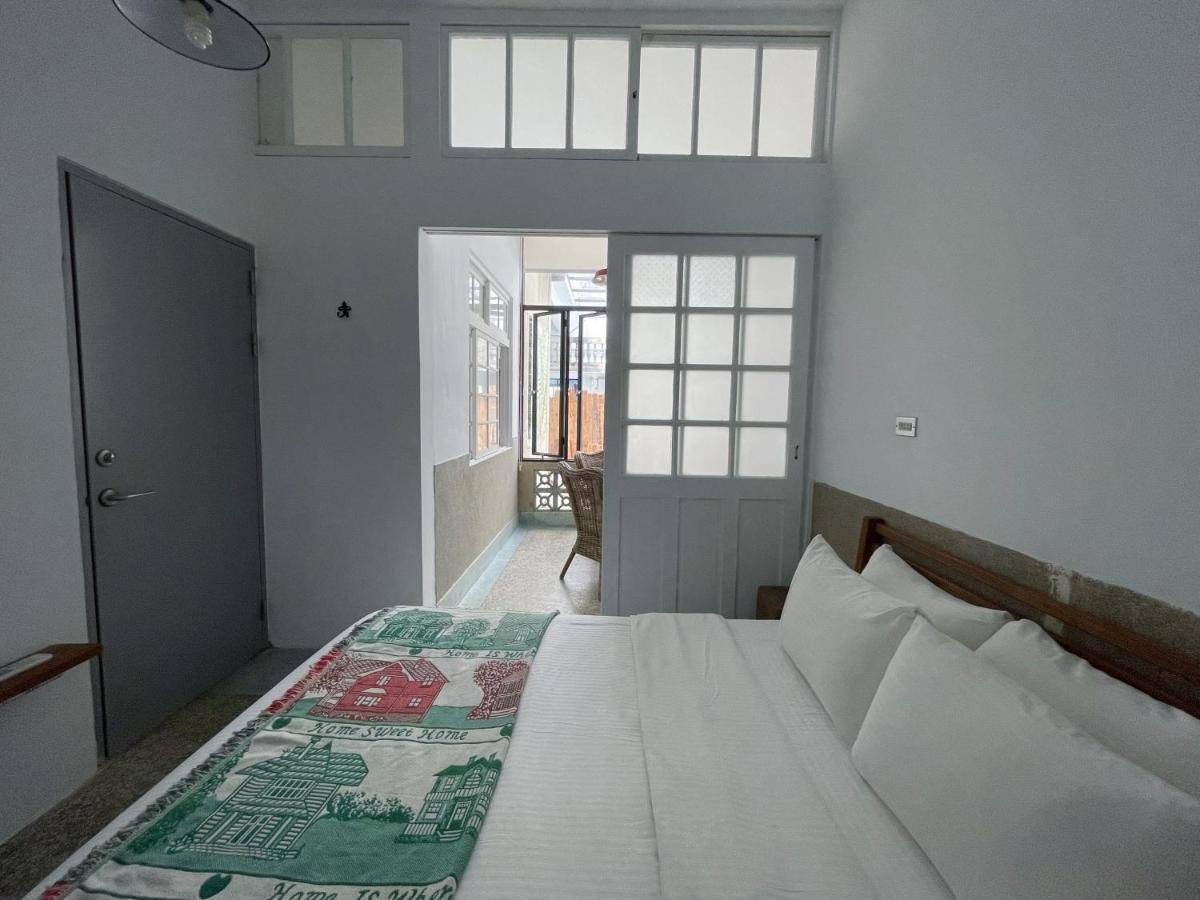 8 Door老宅民宿 Kota Tua Kota Tua Hengchun Bagian luar foto